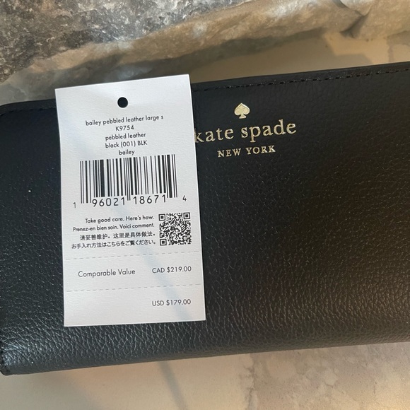 Kate spade ♠️ wallet black bailey flaw is on back of wallet new with tags - Picture 10 of 13